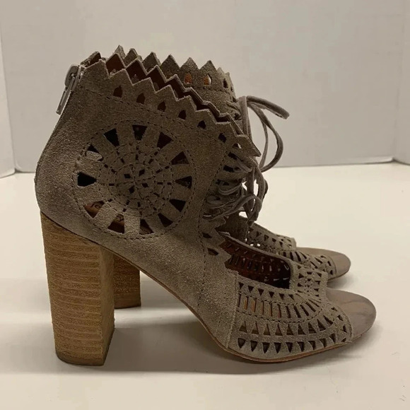 Jeffrey Campbell Cordia Peep Toe Heels Laser Cut Suede High Heels Ankle Size 6.5 - Picture 3 of 12